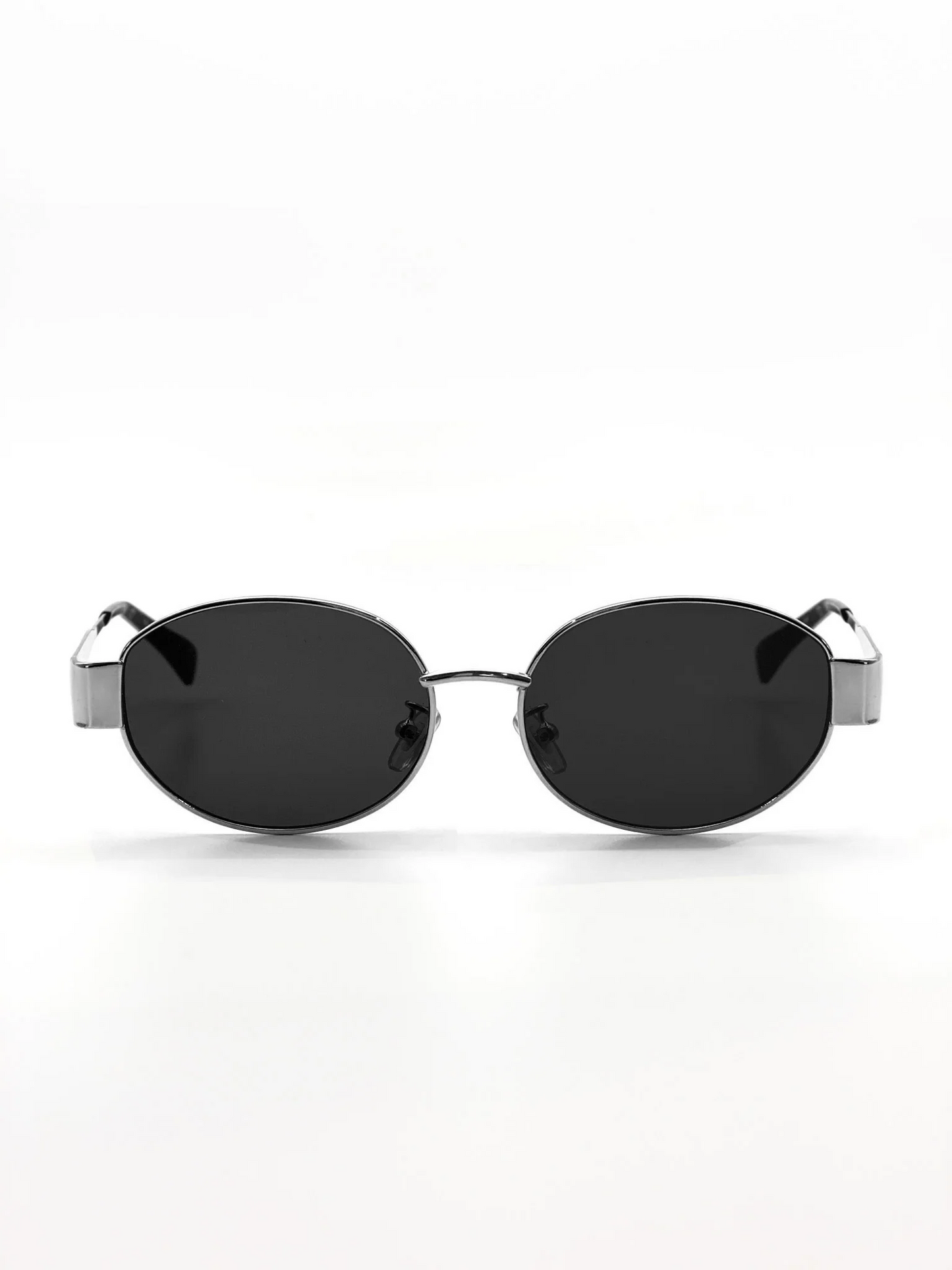 Lustre + Sage Oval Sunglasses Black