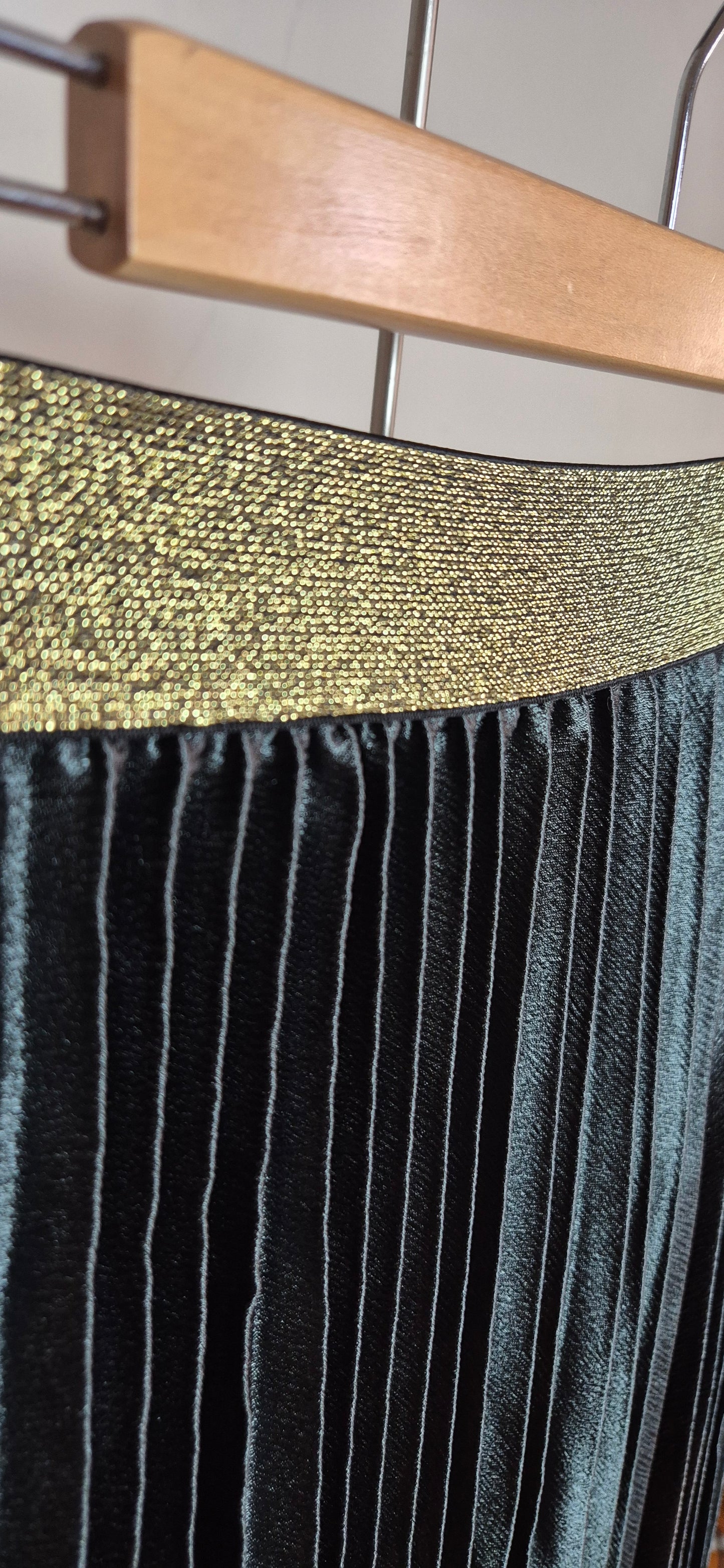 Metallic Pleated Midi Skirt