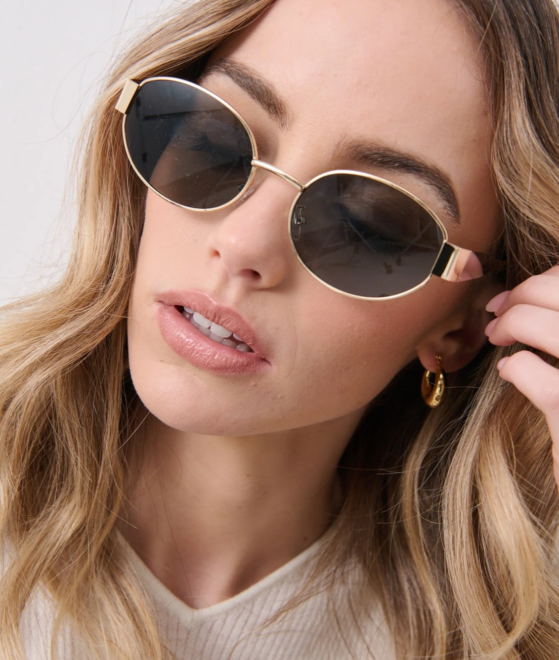 Oval Sunglasses in Gold Black