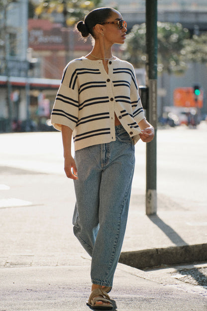 Tapered Barrel Jean in Mid Vintage Blue