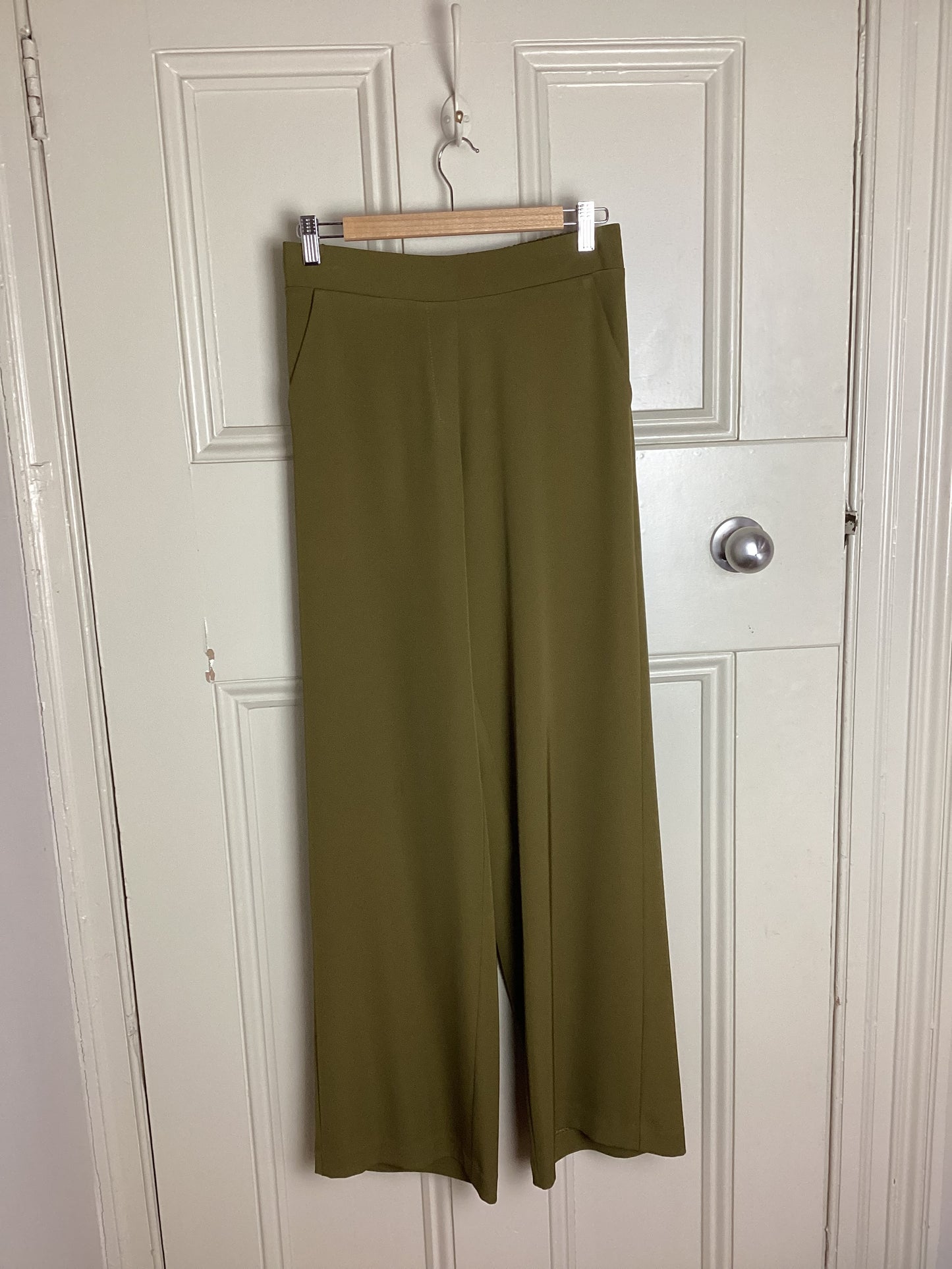 Trudy Pant in Olive