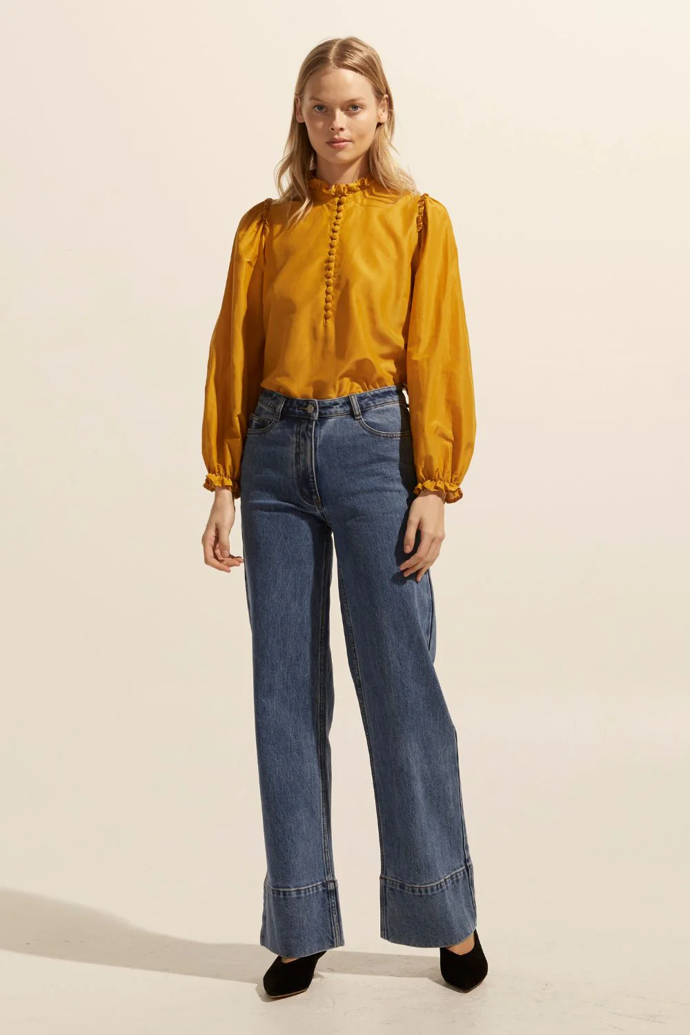 Context Top in Ochre