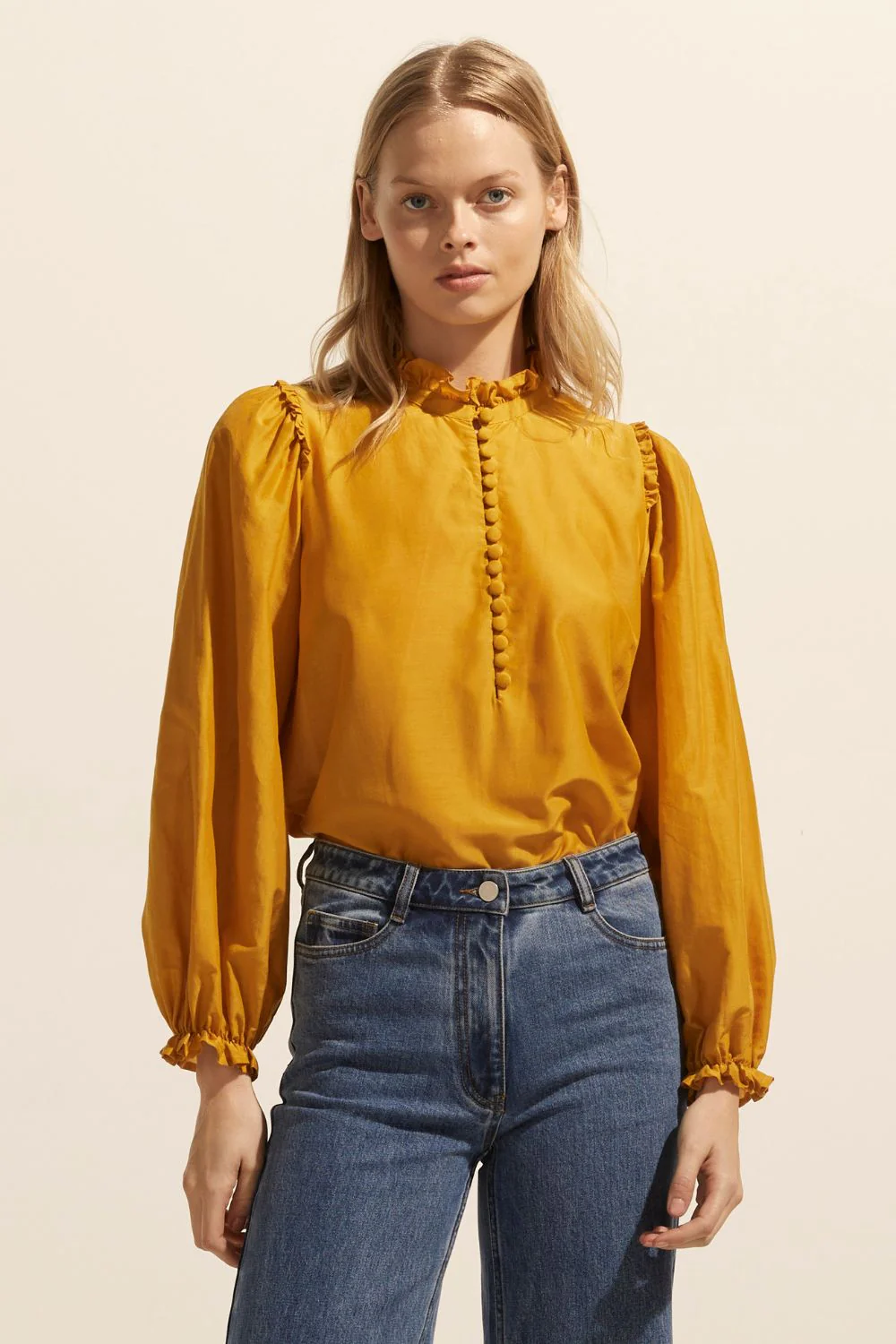 Context Top in Ochre