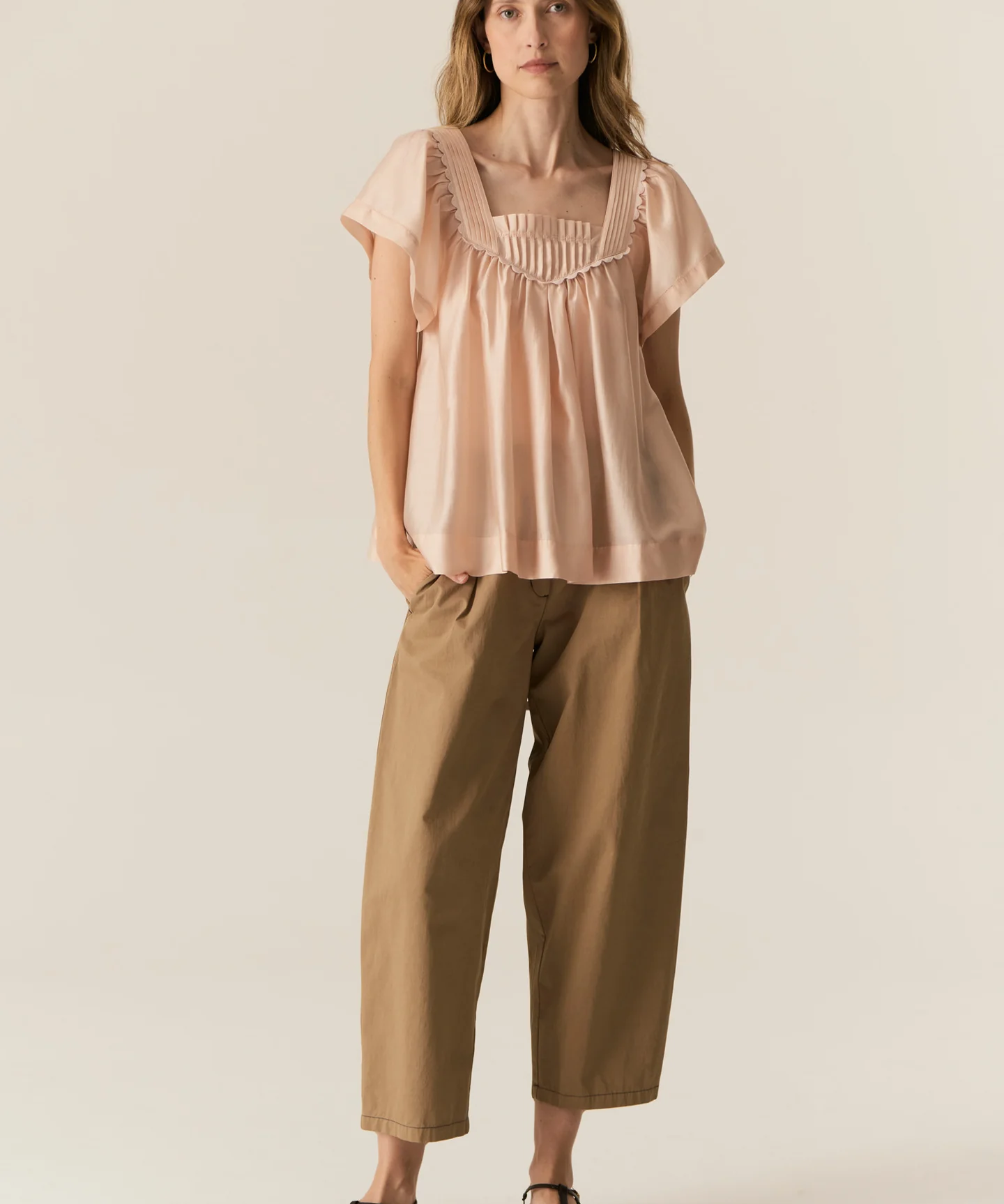 Avrid Barrel Pant in Khaki
