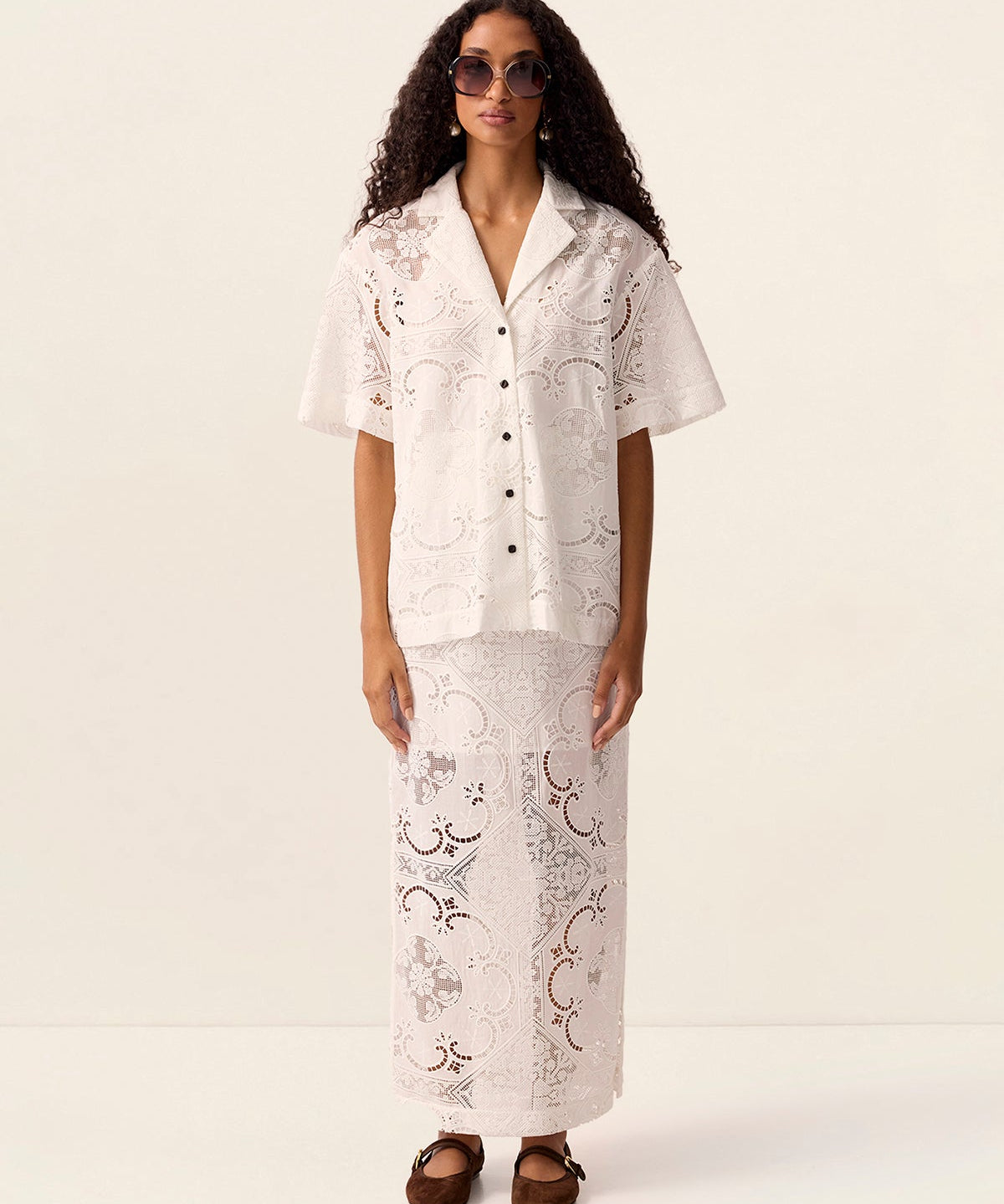 Lotus Shirt in Off White – model view 2