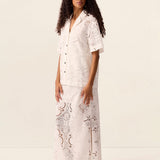 Lotus Shirt in Off White – model view 3