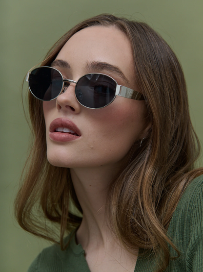 Lustre + Sage Oval Sunglasses Black