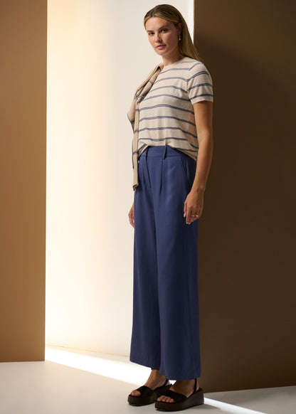 Sable Tee Stripe in Pebble/Blue