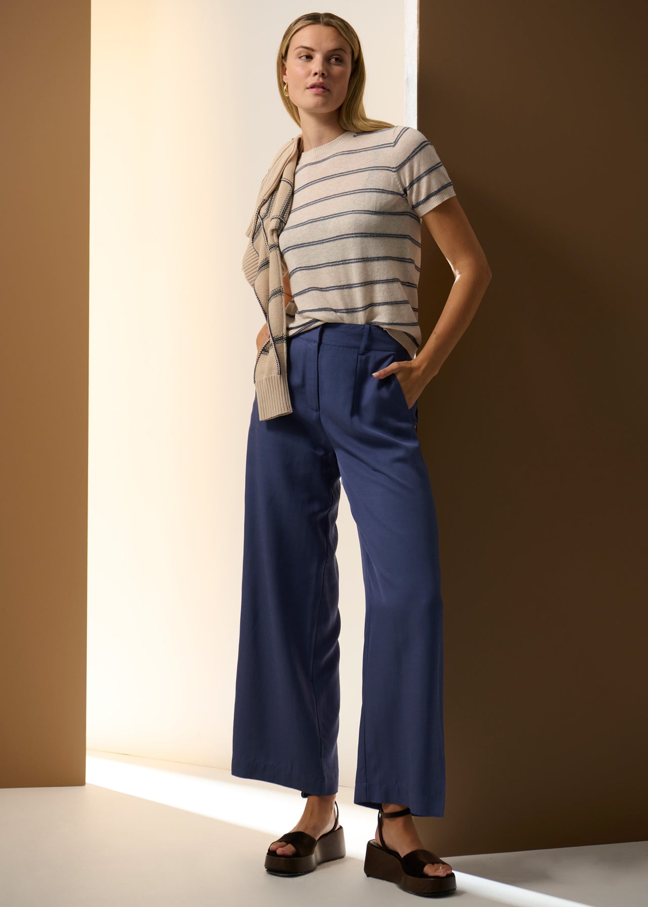 Sable Tee Stripe in Pebble/Blue