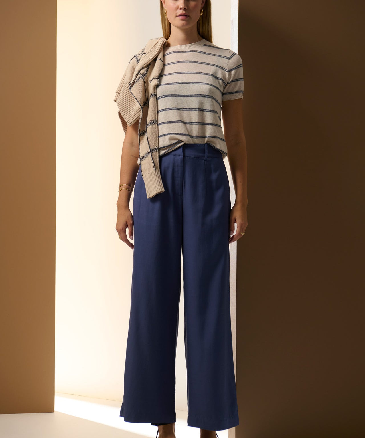 Sable Tee Stripe in Pebble/Blue